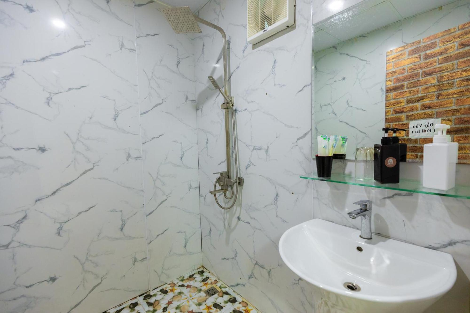 Victor Charlie Hostel Dong Khe Sau Екстер'єр фото
